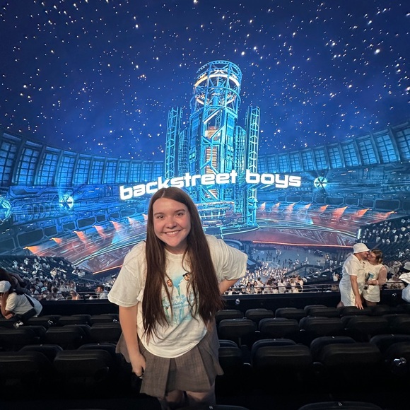 Meet your Posher, Jessica - Picture 3 of 8